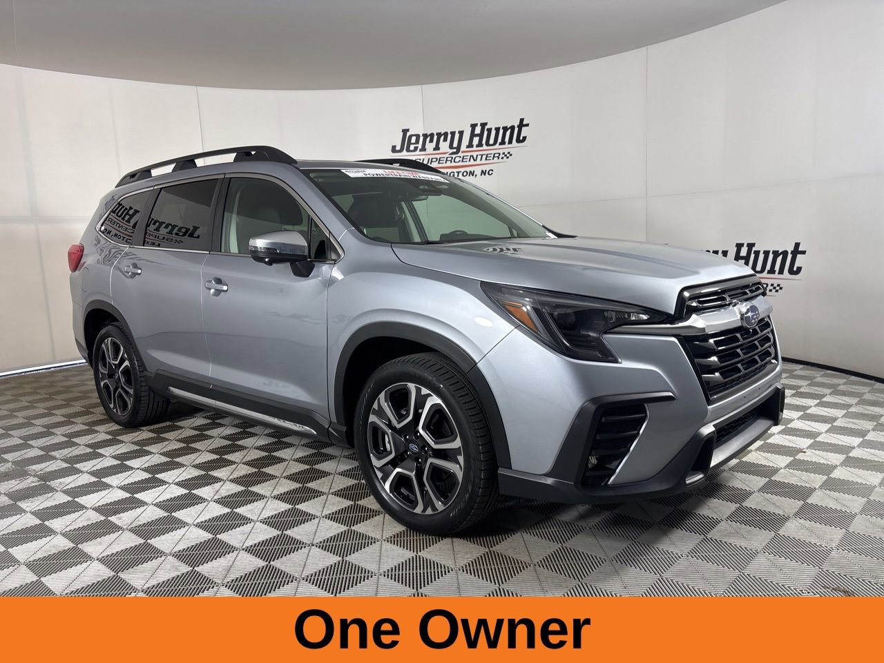 Used 2023 Subaru Ascent Limited w/ Technology Package image 4