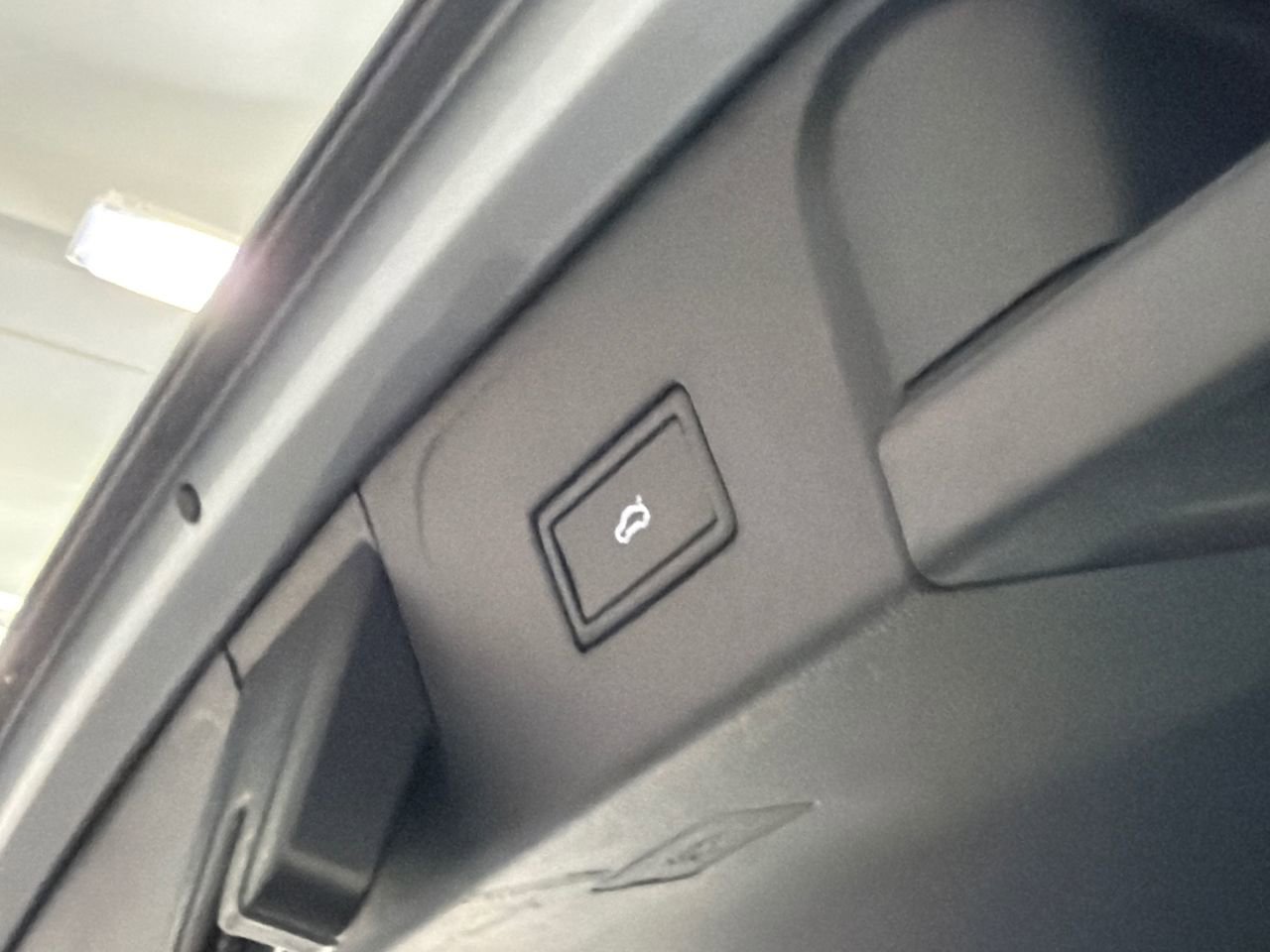 Used 2023 Volkswagen Atlas SE image 9