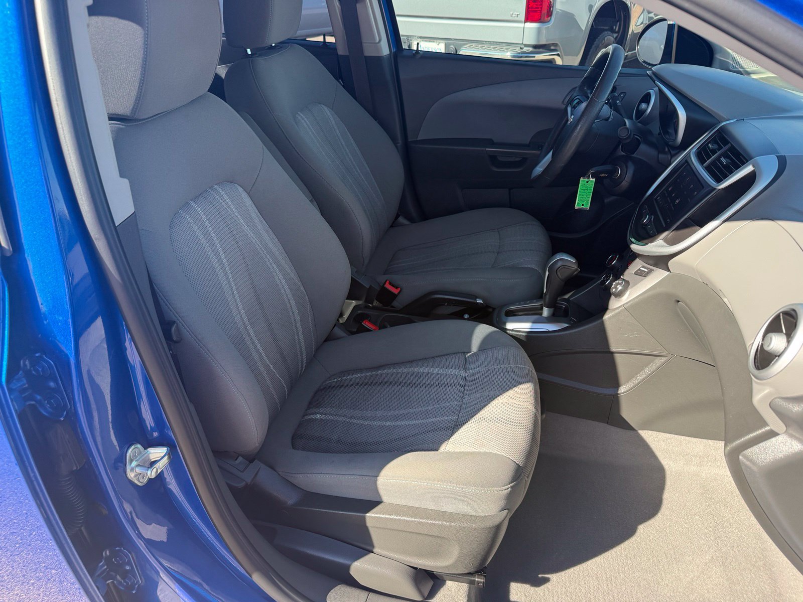 Certified 2020 Chevrolet Sonic LT FWD image 28