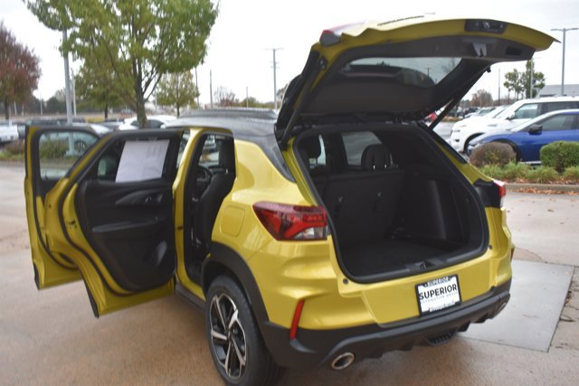 Used 2023 Chevrolet TrailBlazer RS w/ Sun and Liftgate Package image 17
