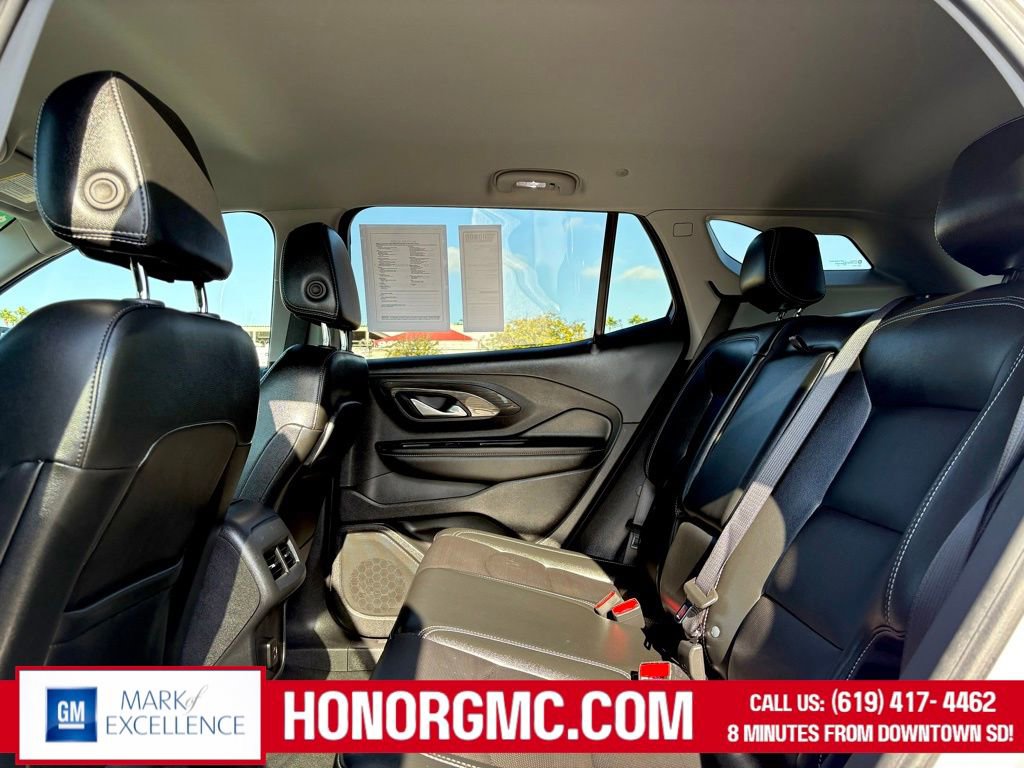 Used 2024 GMC Terrain SLT AWD/4WD image 16