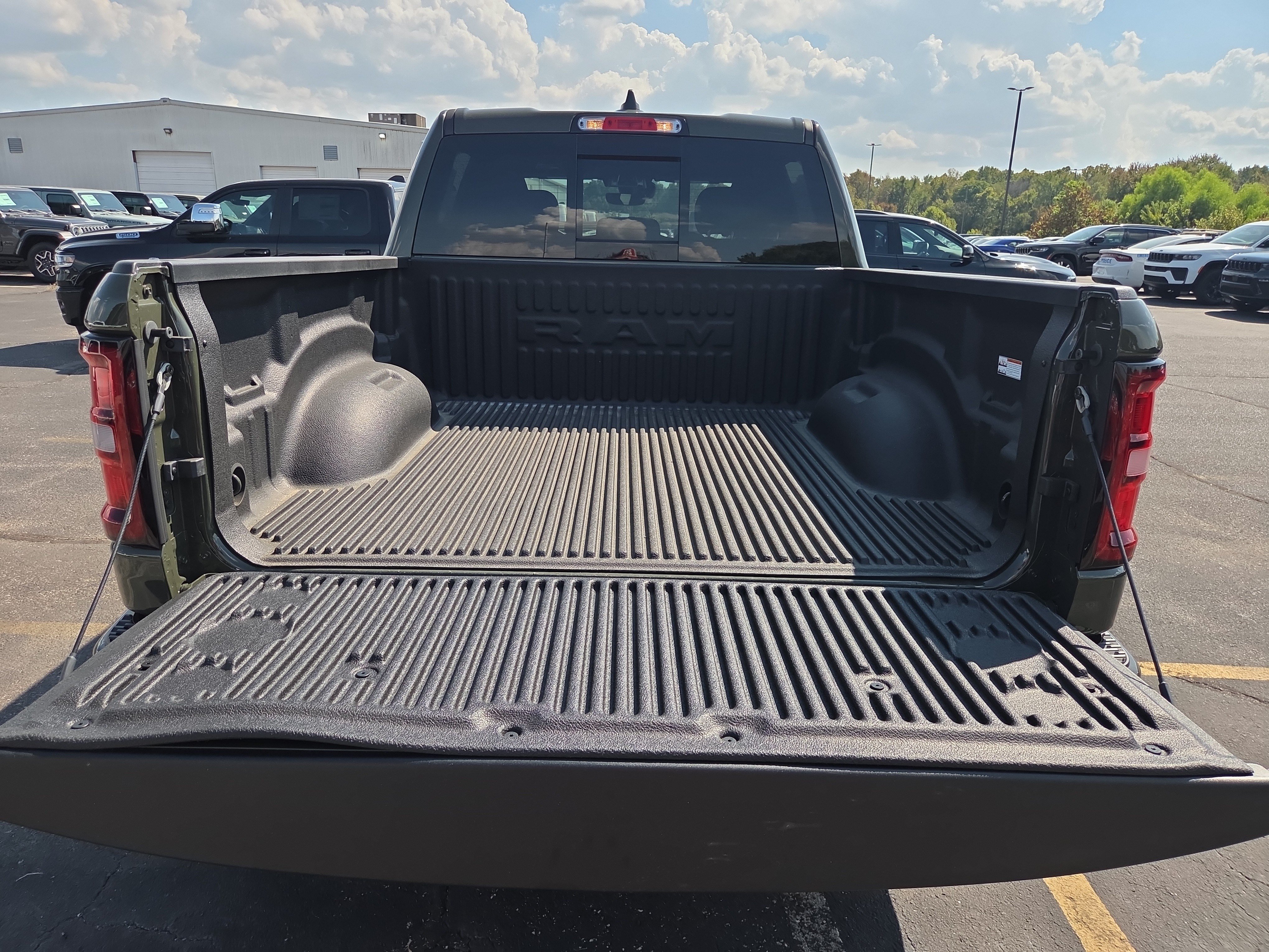 New 2026 RAM 1500 4x4 Crew Cab image 8