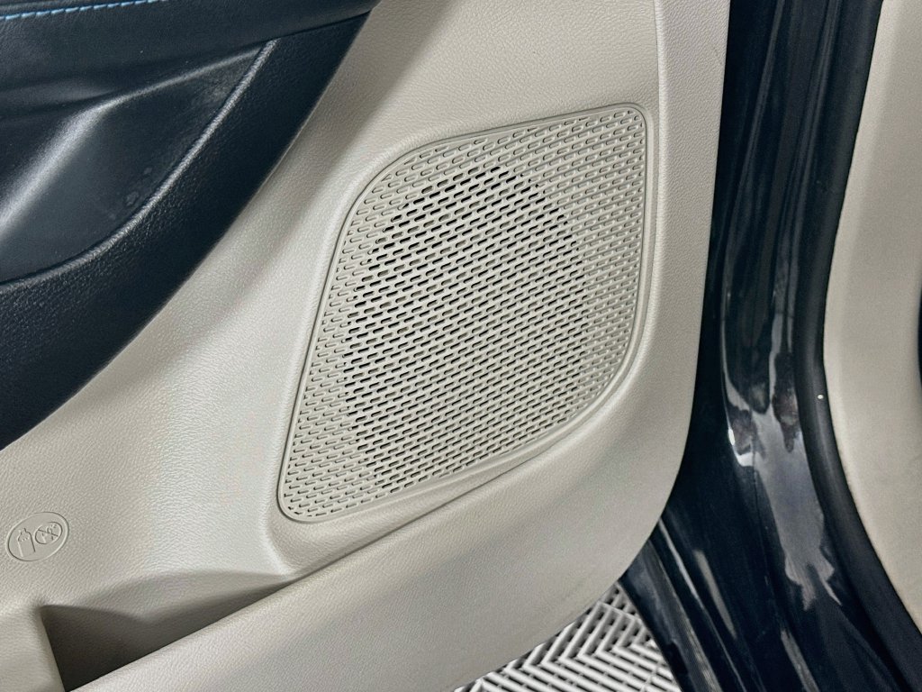 Certified 2021 Chrysler Pacifica Touring-L w/ Uconnect Theater Family Group AWD/4WD image 28