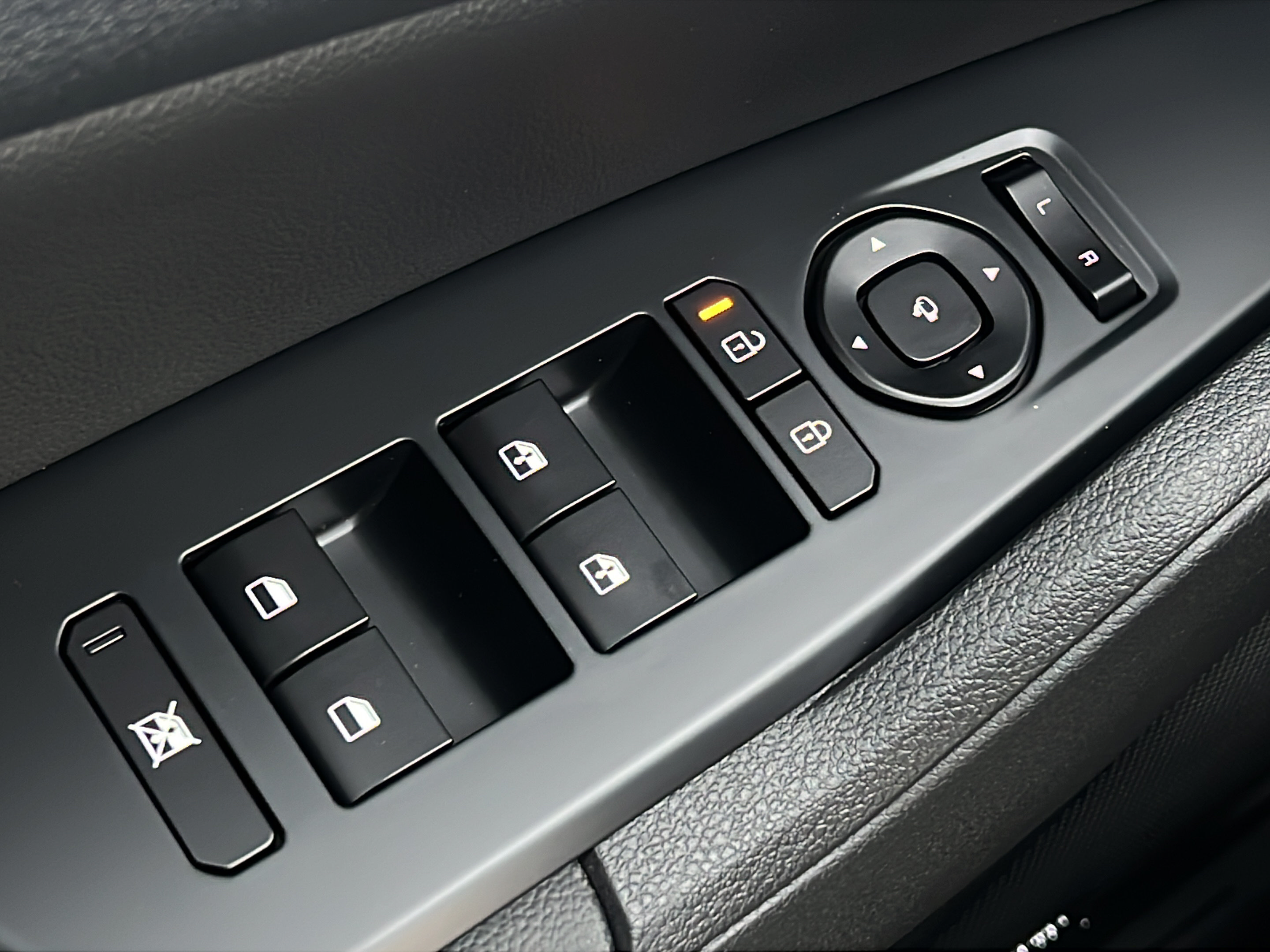 New 2026 Kia Sportage SX FWD image 23