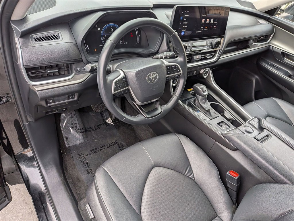 Used 2025 Toyota Grand Highlander AWD image 14
