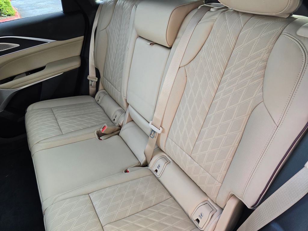 New 2025 Cadillac Lyriq Sport w/ Nappa Leather Package image 19