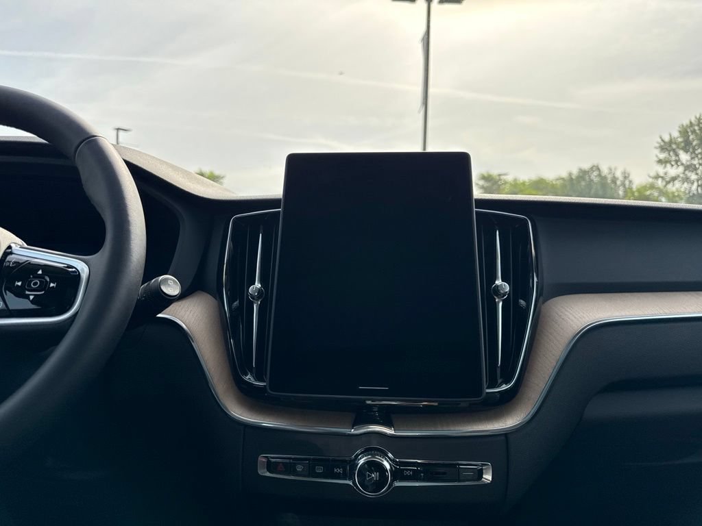 New 2026 Volvo XC60 B5 Plus w/ Climate Package AWD/4WD image 25