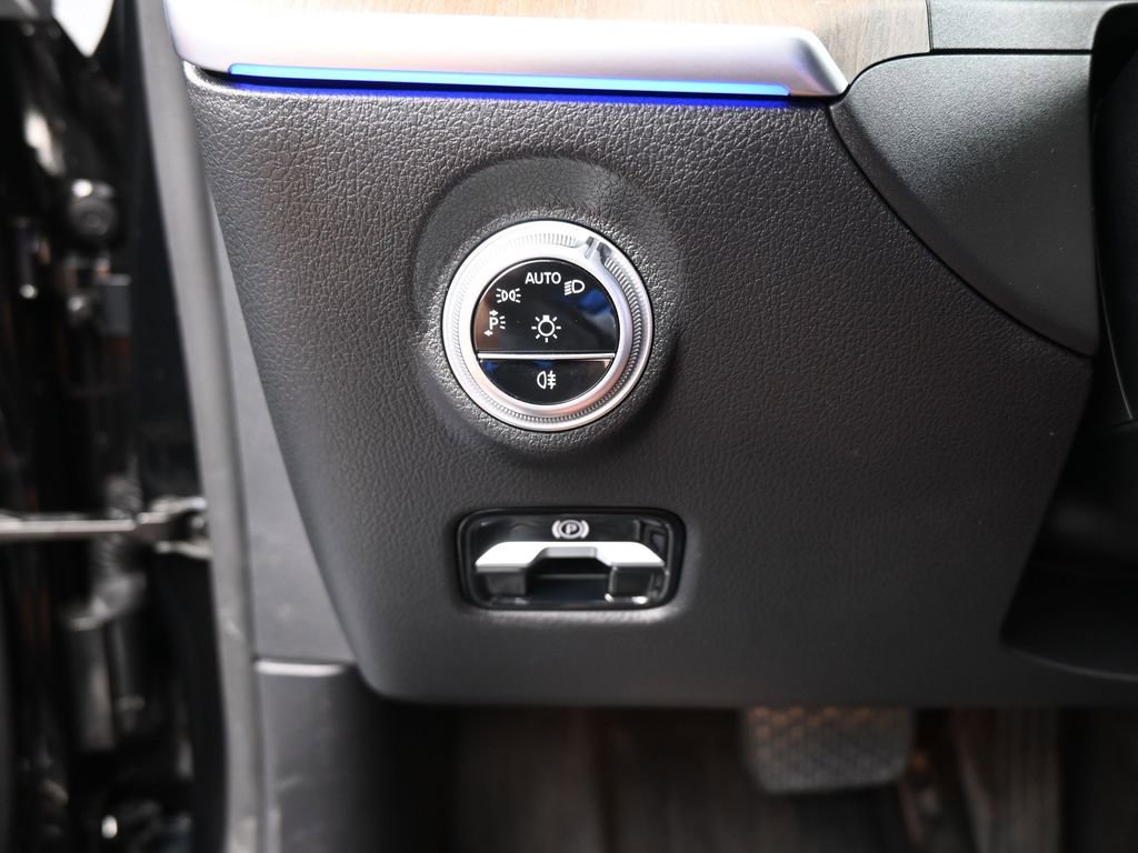 Used 2022 Mercedes-Benz C 300 Sedan w/ Exclusive Trim Package image 33