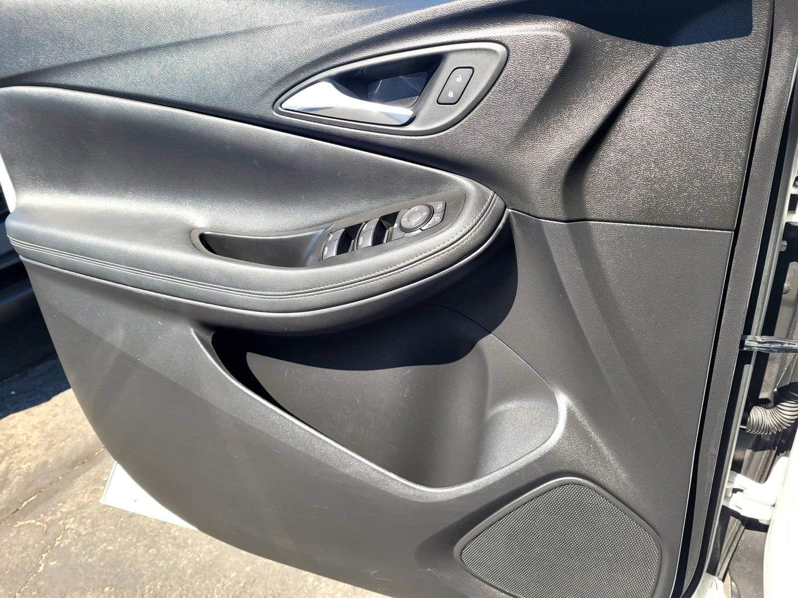 Used 2022 Buick Encore GX Preferred w/ Sport Touring Package FWD image 22