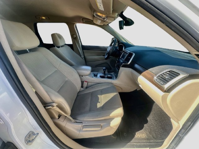Used 2014 Jeep Grand Cherokee Laredo w/ All Weather Capability Group AWD/4WD image 26