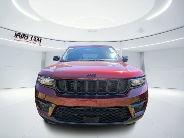 New 2025 Jeep Grand Cherokee Altitude image 7