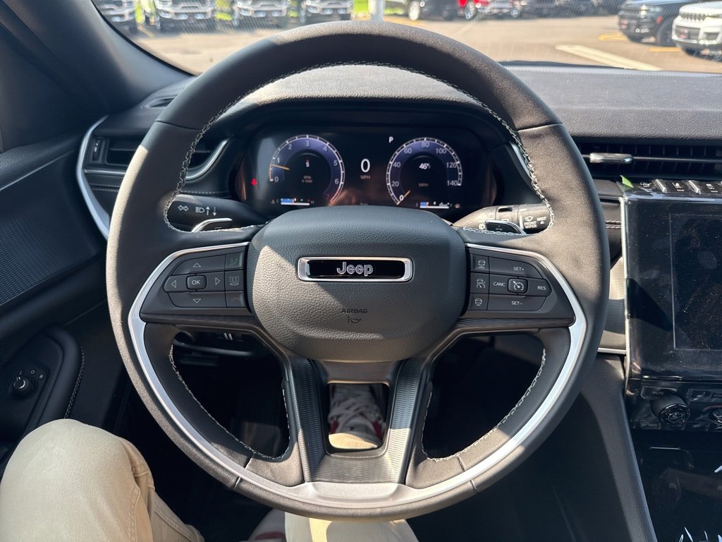 New 2025 Jeep Grand Cherokee Altitude image 25