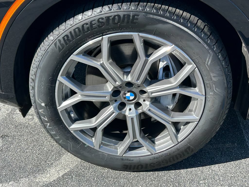 Used 2024 BMW X7 xDrive40i w/ Executive Package AWD/4WD image 9
