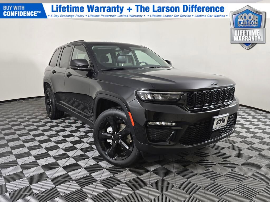 Used 2023 Jeep Grand Cherokee Limited w/ Black Appearance Package image 1