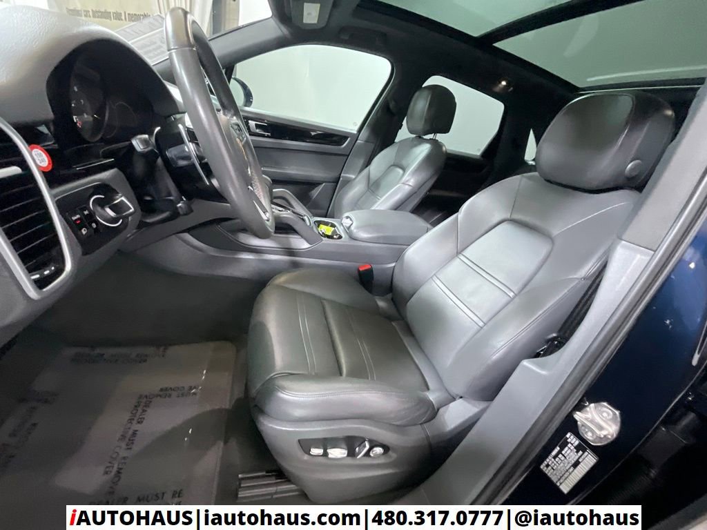 Used 2019 Porsche Cayenne Base image 12