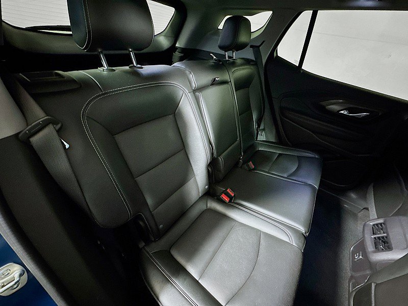 Used 2024 GMC Terrain SLT image 25