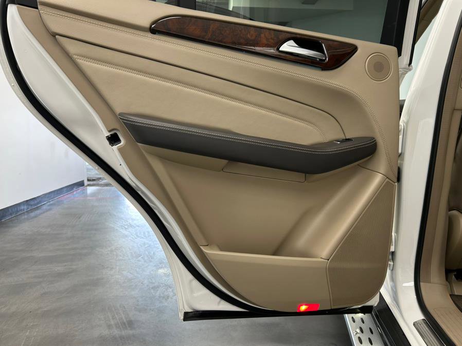 Used 2014 Mercedes-Benz ML 550 4MATIC image 33