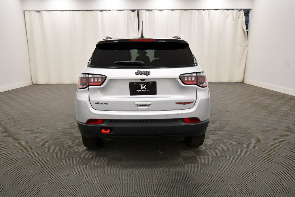 Used 2025 Jeep Compass Trailhawk AWD/4WD image 6