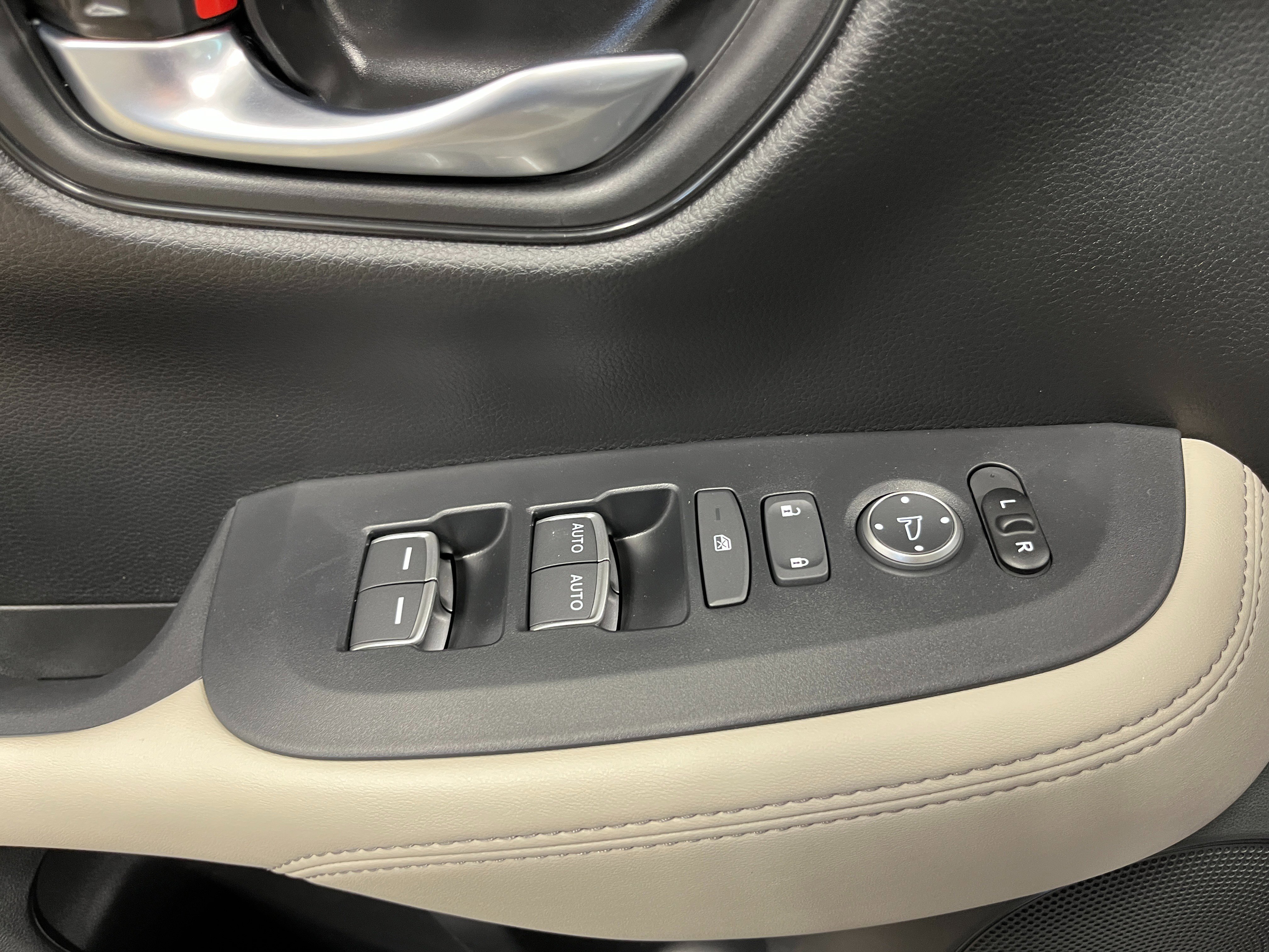 Used 2026 Honda HR-V EX-L image 14