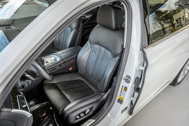 Used 2019 BMW 740i xDrive w/ Executive Package image 37