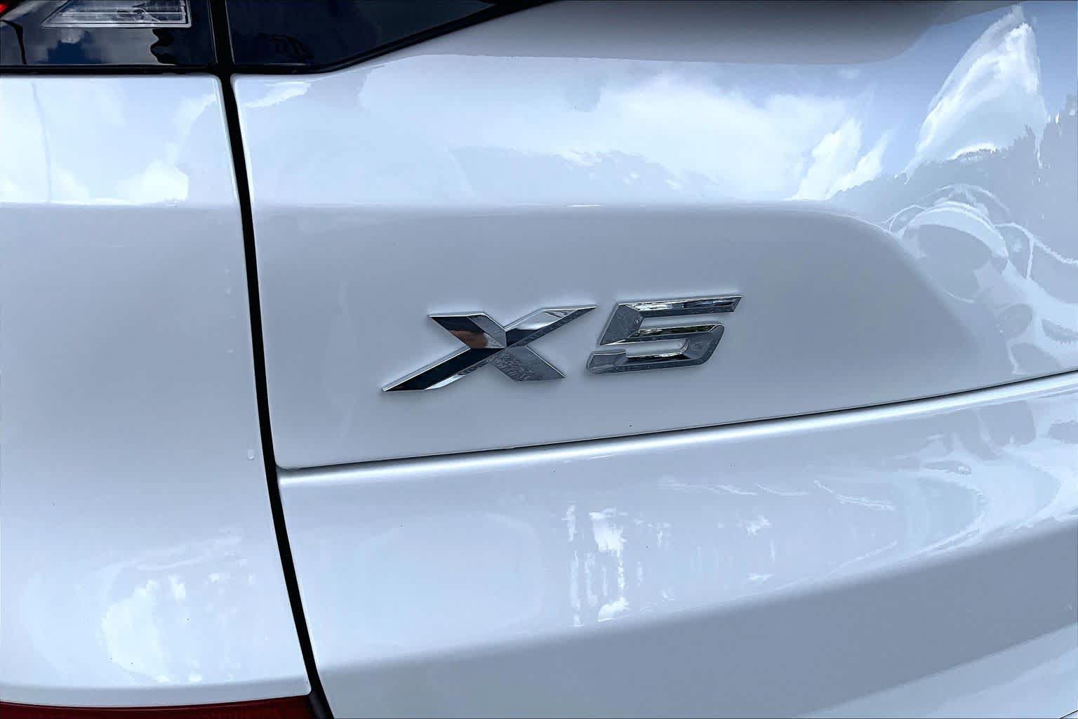 New 2026 BMW X5 xDrive40i w/ M Sport Package AWD/4WD image 15
