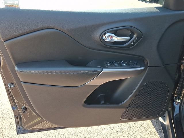 Used 2022 Jeep Cherokee Limited w/ Elite Package AWD/4WD image 9