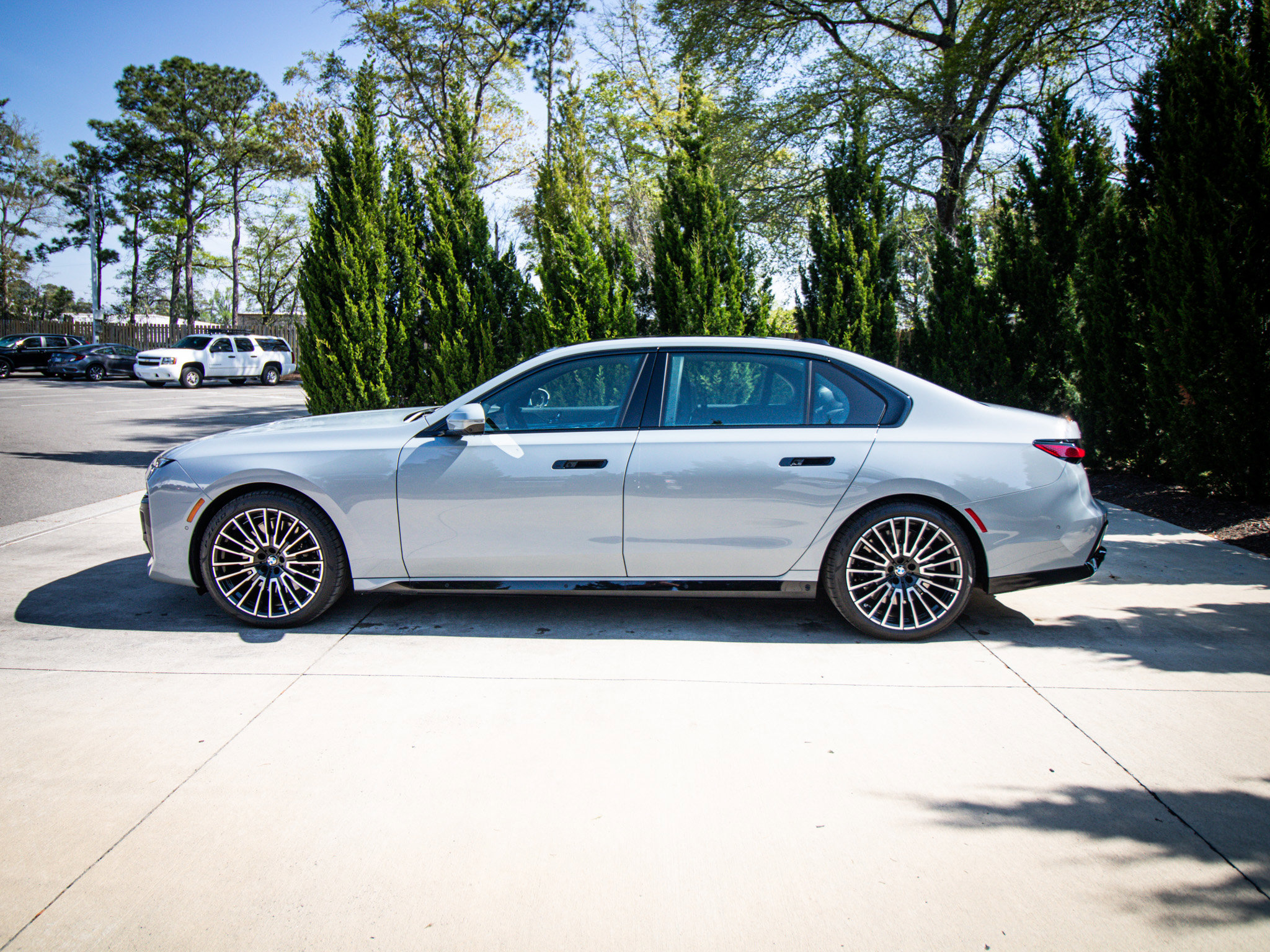 Used 2026 BMW 760i xDrive w/ Executive Package image 7