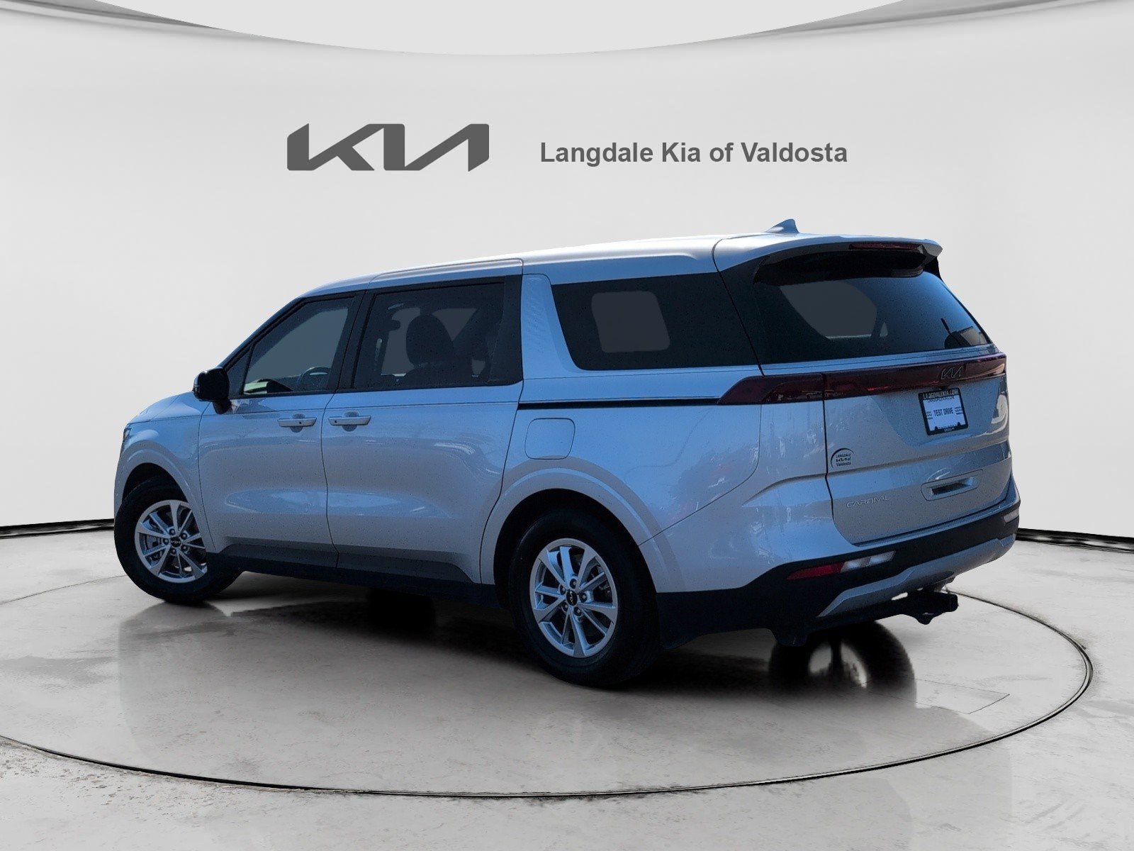 Used 2023 Kia Carnival LX image 9