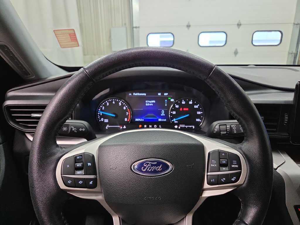 Used 2022 Ford Explorer XLT AWD/4WD image 22