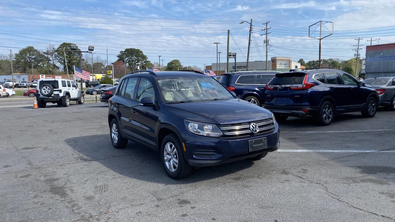 Used 2016 Volkswagen Tiguan S FWD image 4