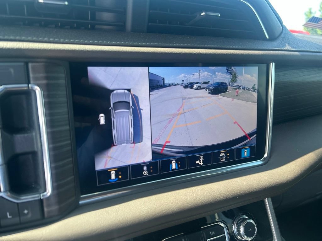 Used 2021 GMC Yukon XL Denali w/ LPO, Illumination Package AWD/4WD image 12