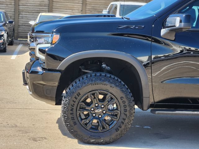 Used 2025 Chevrolet Silverado 1500 ZR2 w/ Dark Appearance Package AWD/4WD image 16