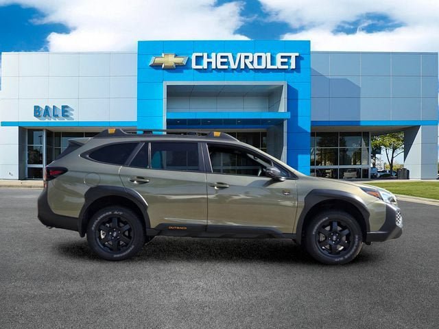 Used 2025 Subaru Outback Wilderness AWD/4WD image 2