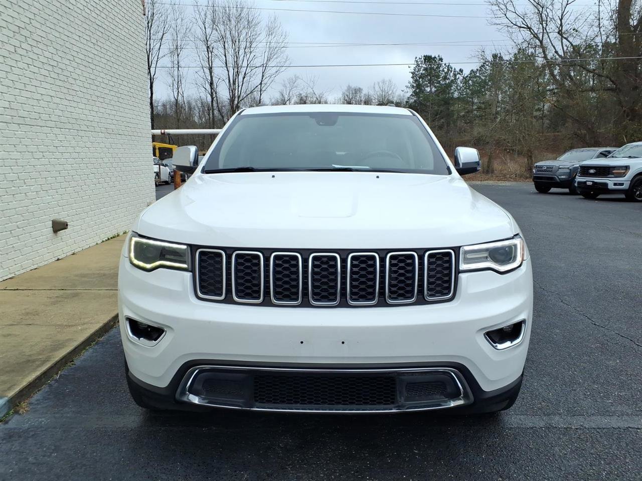 Used 2018 Jeep Grand Cherokee Limited w/ Luxury Group II image 2