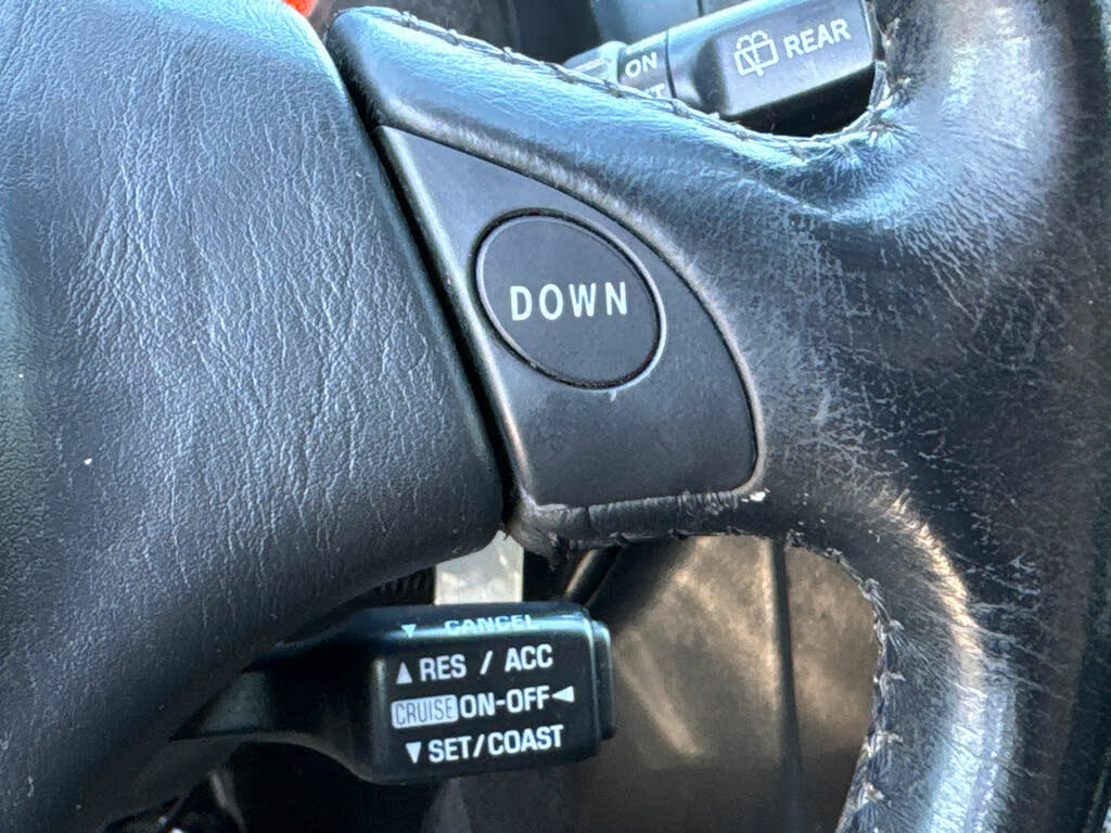Used 2002 Lexus IS 300 SportCross RWD image 29