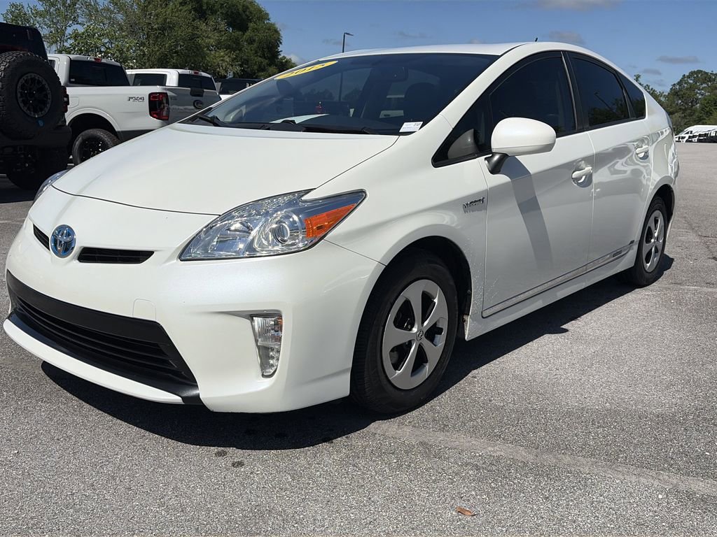 Used 2015 Toyota Prius Four FWD image 2