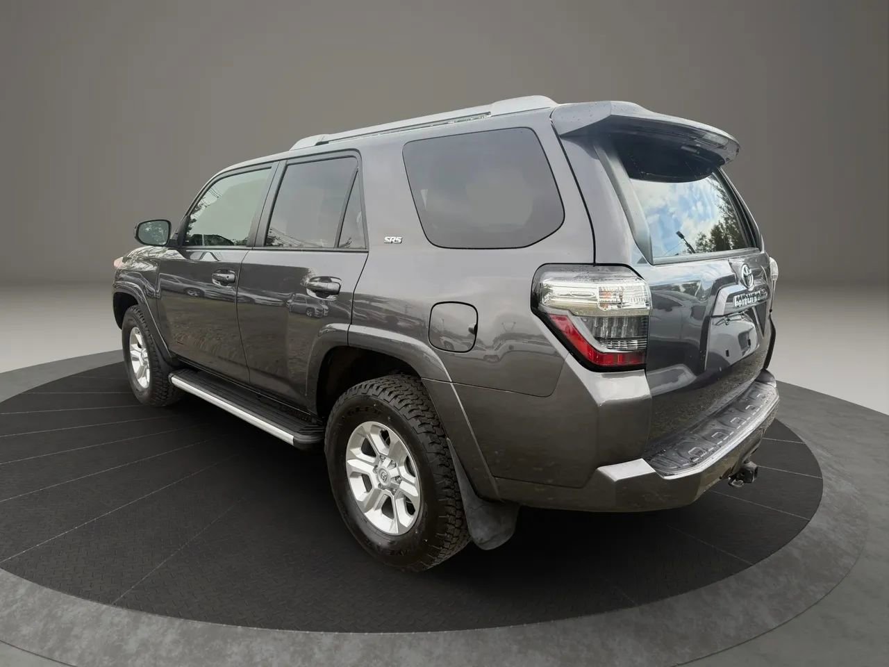 Used 2016 Toyota 4Runner SR5 AWD/4WD image 7