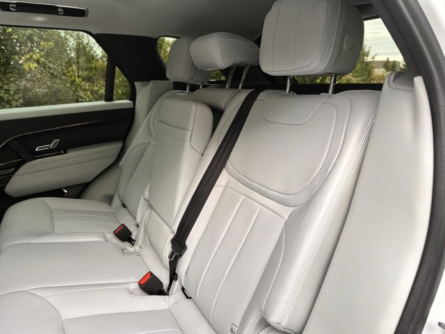 Used 2024 Land Rover Range Rover Sport SE image 17