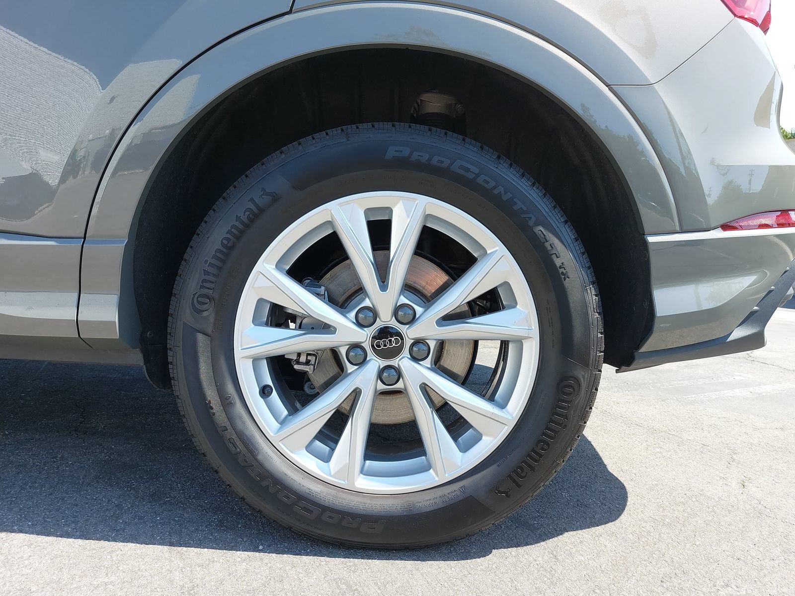 Certified 2025 Audi Q3 2.0T Premium w/ Convenience Package AWD/4WD image 37