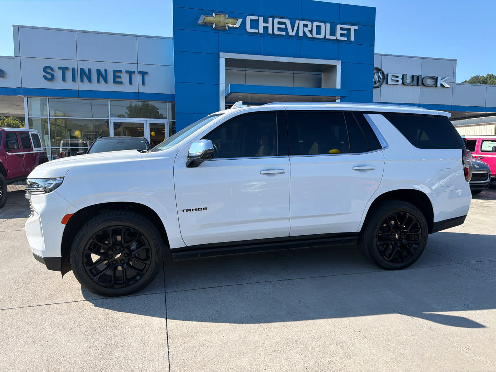 Used 2023 Chevrolet Tahoe Premier w/ Premium Package 2 AWD/4WD image 5