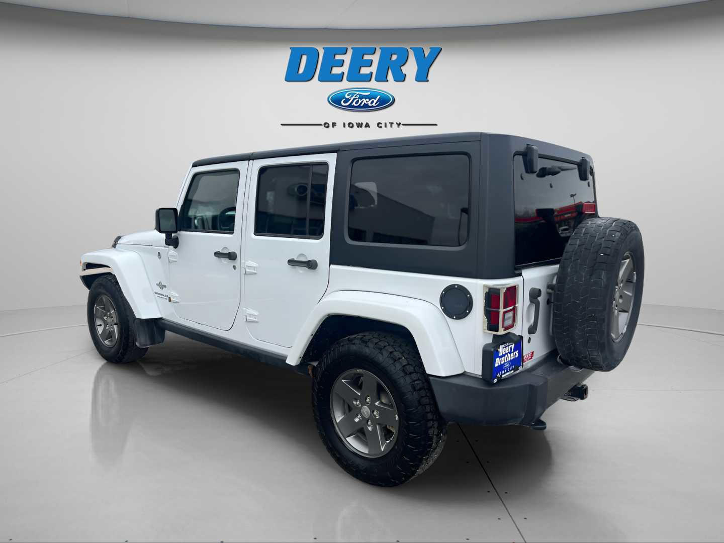 Used 2015 Jeep Wrangler Unlimited Sport image 3
