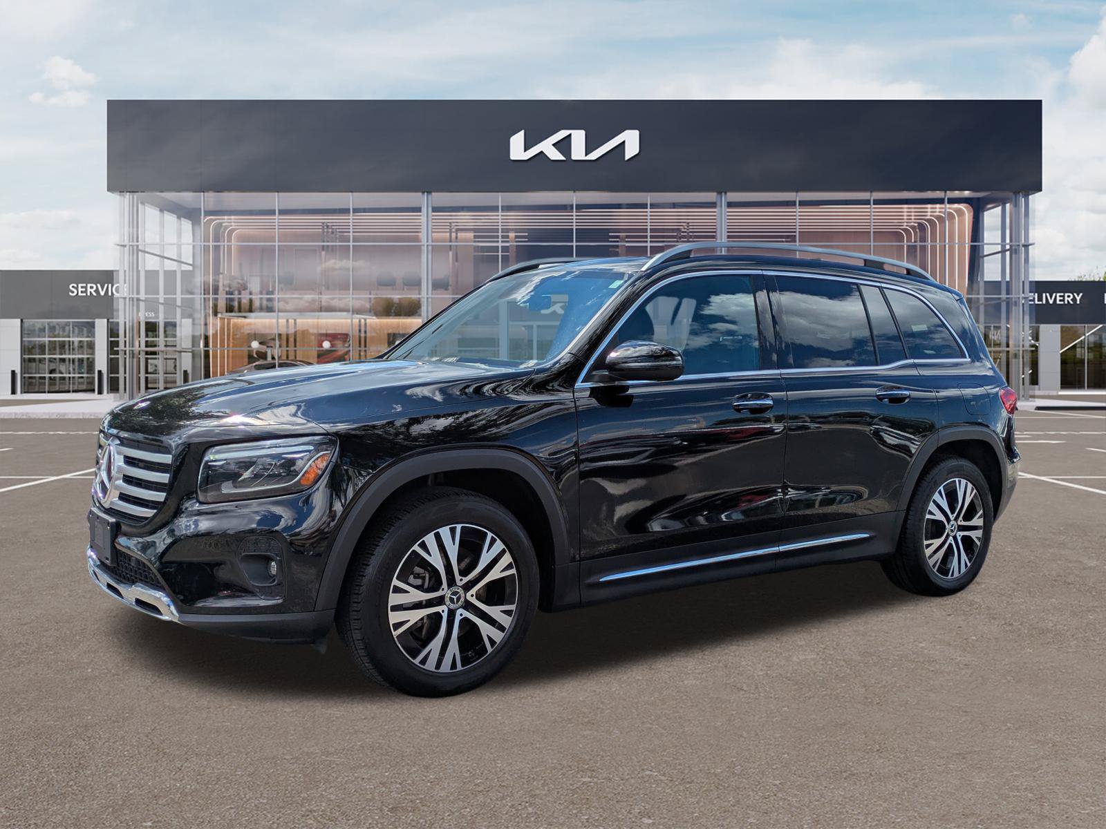 Used 2025 Mercedes-Benz GLB 250 w/ Exclusive Package image 6