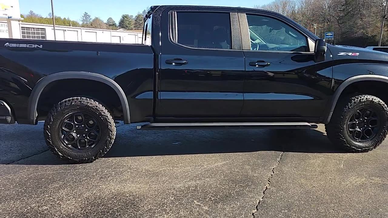 Used 2023 Chevrolet Silverado 1500 ZR2 w/ ZR2 Bison Edition AWD/4WD image 9