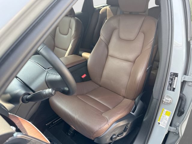 Certified 2024 Volvo XC60 T8 Plus w/ Protection Package Premier AWD/4WD image 16