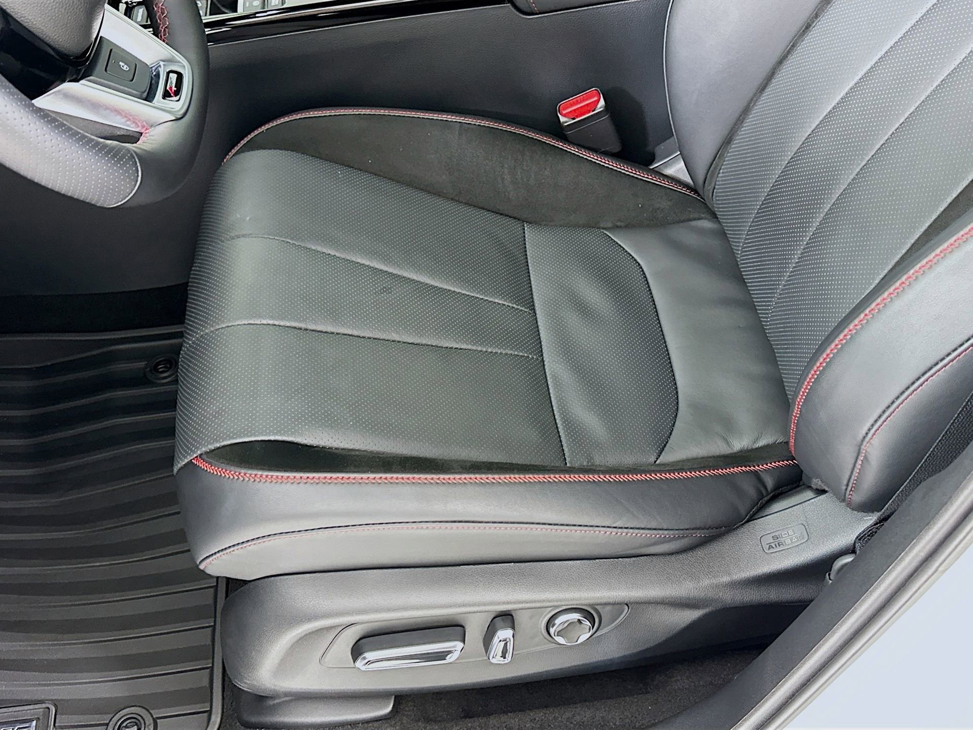 Used 2025 Acura ADX A-Spec image 21