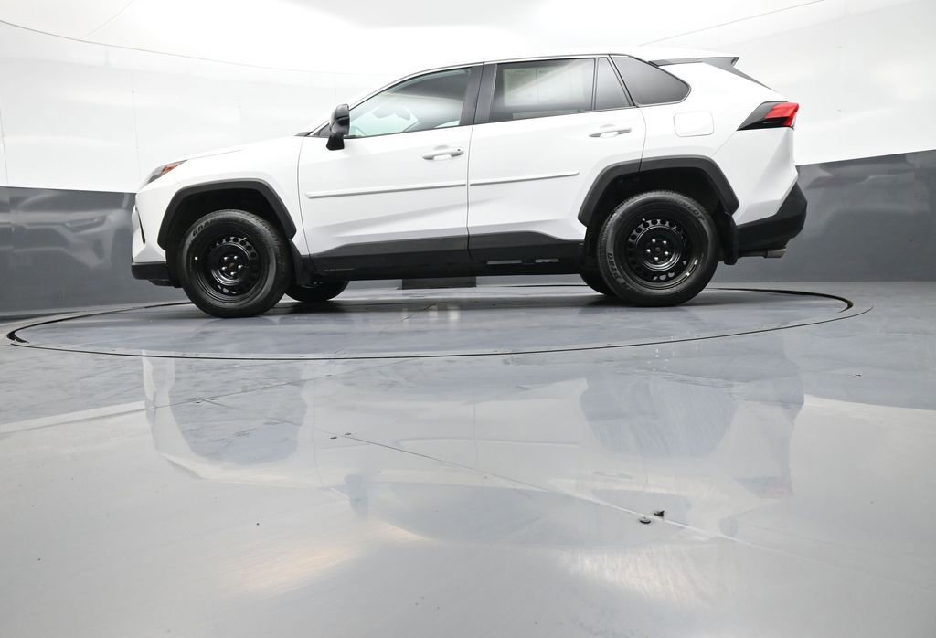 Certified 2024 Toyota RAV4 LE AWD/4WD image 32