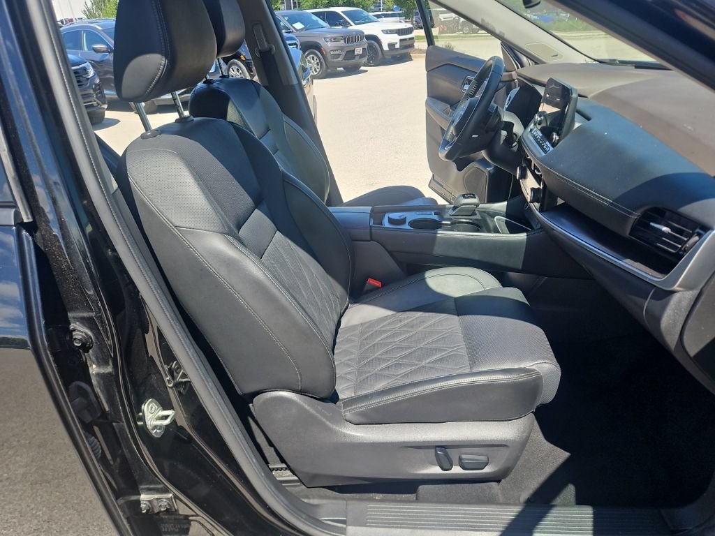 Used 2023 Nissan Rogue Platinum AWD/4WD image 16
