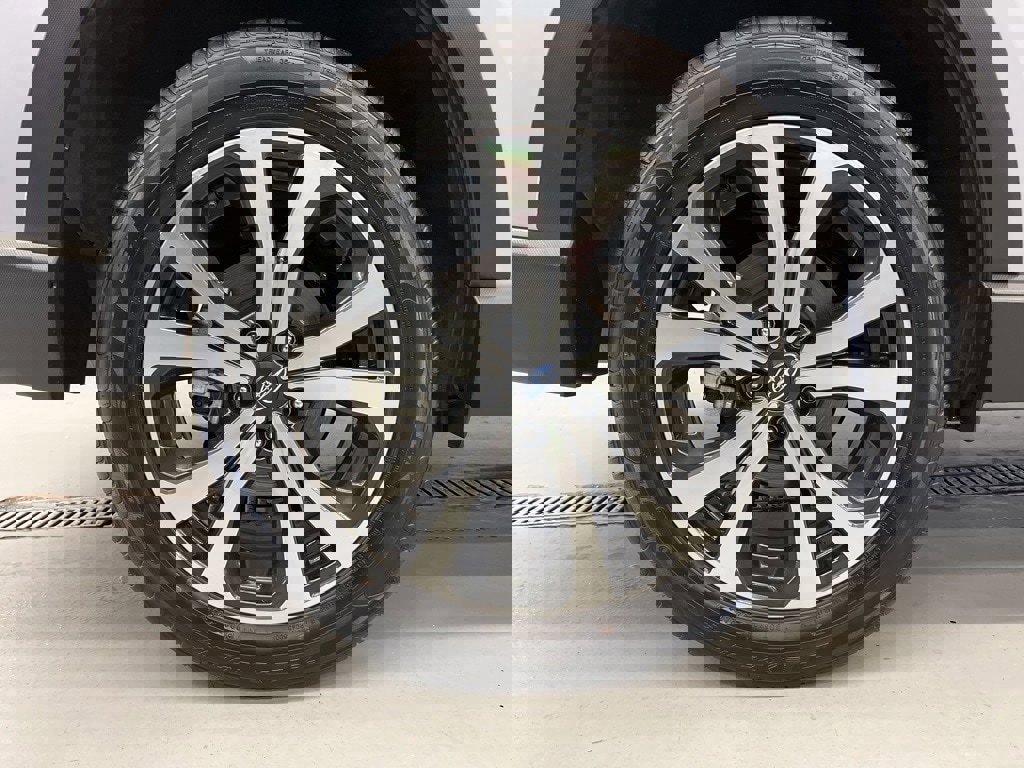 Certified 2024 Subaru Forester Limited image 36