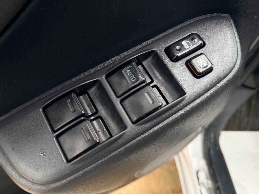 Used 2004 Toyota RAV4 2WD image 11