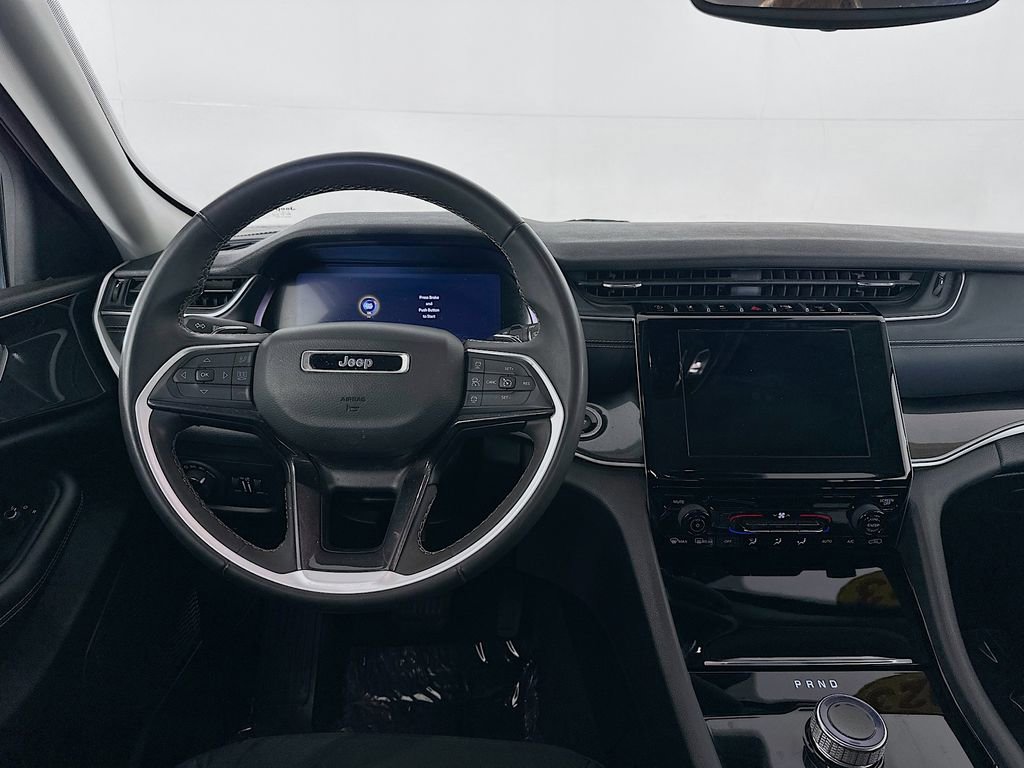 Certified 2023 Jeep Grand Cherokee Laredo AWD/4WD image 32